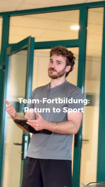 Zurück zum Sport ist nicht einfach nur eine Frage der Zeit. 💪
Deshalb bilden wir uns regelmässig weiter und beschäftigen uns mit den neuesten Erkenntnissen rund um Rehabilitation und Belastungsaufbau.
Dieses Mal ging es um Return to Sport – also darum, wie der Weg zurück in den Sport sicher und nachhaltig gelingen kann.
Denn unser Ziel ist nicht nur, Beschwerden zu behandeln, sondern dich wieder dorthin zu bringen, wo du dich am wohlsten fühlst: in Bewegung. ☺️
📅 Termin buchen? Link in der Bio.
📍 Reinach und Laufen
Grosses Merci für die leckere Pizza! @pizzadaig.ch
#physiotherapie #physiobox #returntosport #gesundheit #physio
Sport I Rehabilitation I Bewegung I Therapie I Schweiz