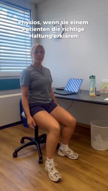 *Gibt Tipps für die richtige Haltung*
… vergisst 30 Sekunden später selbst, wie man richtig sitzt. 😂

#physiotherapie #haltung #physiohumor #physiolife #physiobox